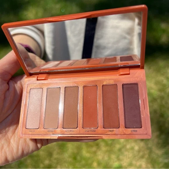 Urban Decay Naked Petite Heat Mini Eyeshadow Palette - Picture 2 of 5